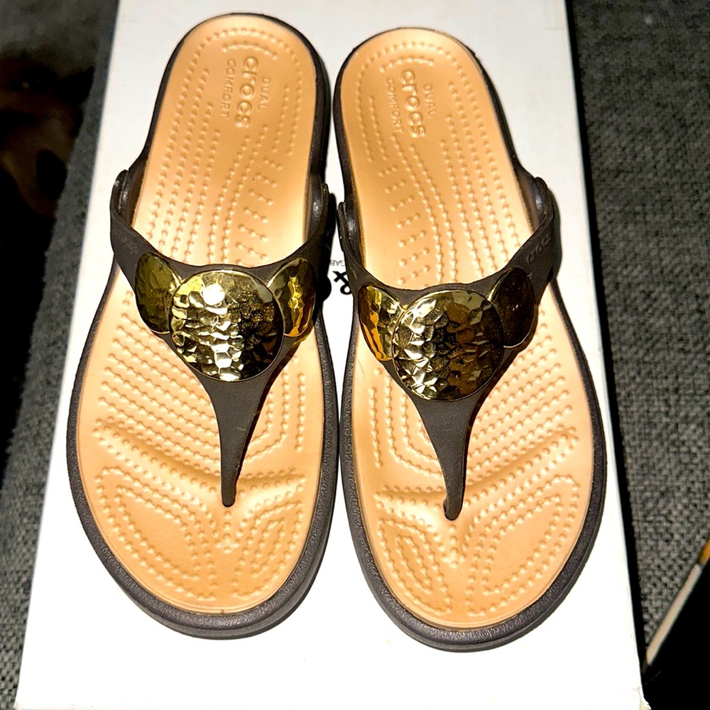 Crocs slippers. Dual comfort. Never used. Size 5
